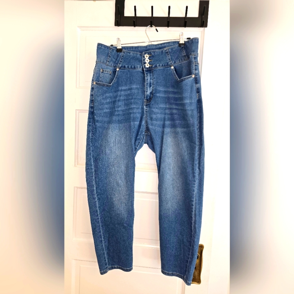 BloomChic High Waisted Straightleg Jeans